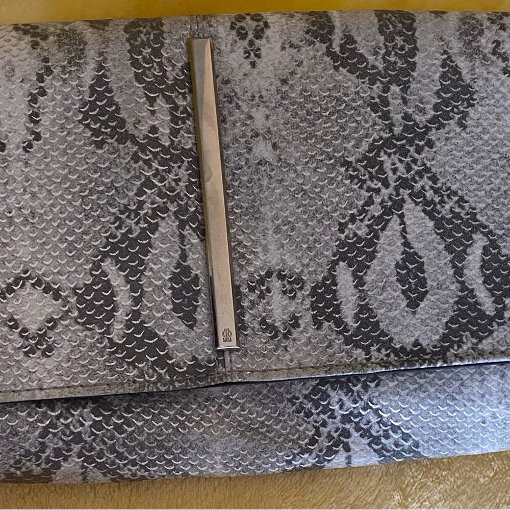 Chic Gray Patterned Clutch Jennifer Lopez - image 1